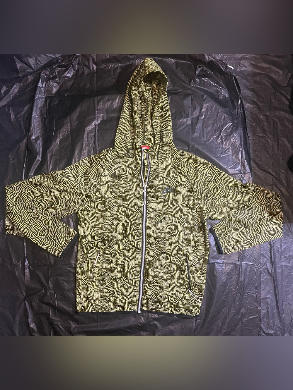 Nike Men's Hooded Windbreaker Jacket in Yellow/Black Pattern